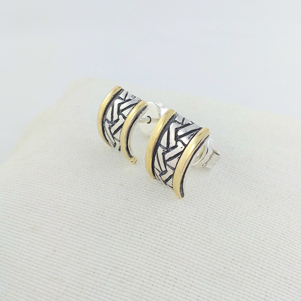 Caravanas de Plata 925 con Doublé de Oro 18 kt y perno a presión - Modelo Mariposa 