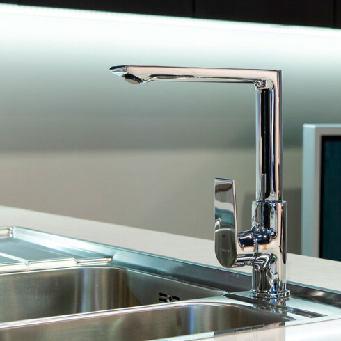 Griferia De Mesada Cocina Monocomando Cromo Clever Agora 000