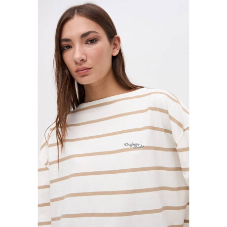 Remera Petal Off white