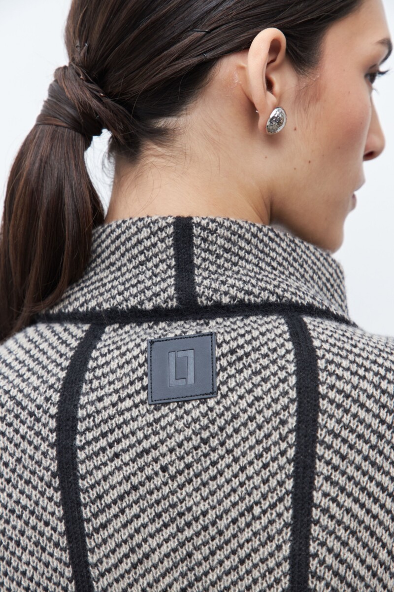 Capa con vivo en contraste negro