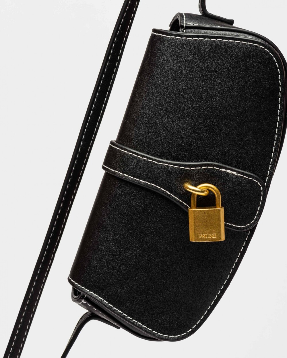 Mini Bag Celina en Efecto Cuero Liso Negro