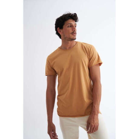 Remera básica Calt Camel