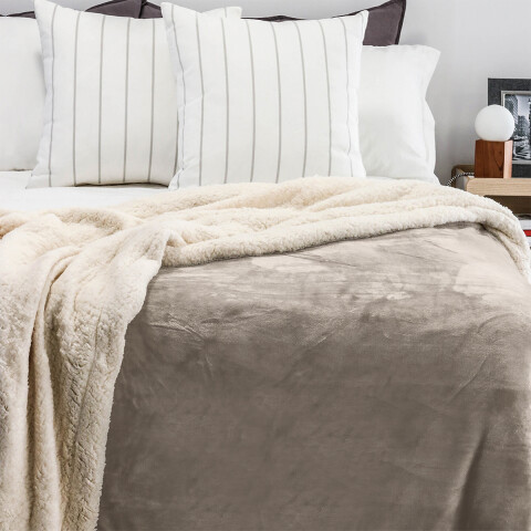 Frazada Flannel con Corderito 1 Plaza Richmond 150 x 220 cm BEIGE