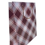 BOLSO DE REGALO CON DISEÑO ELEGANTE • 32x26cm BOLSO DE REGALO CON DISEÑO ELEGANTE • 32x26cm