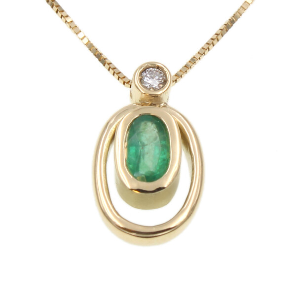 Colgante con cadena de oro amarillo 18k con brillante y esmeralda N2950 Colgante con cadena de oro amarillo 18k con brillante y esmeralda N2950