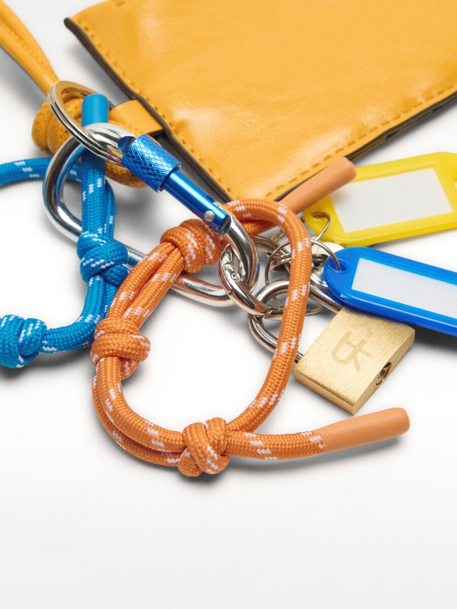 Cartera Lisa Con Llavero naranja