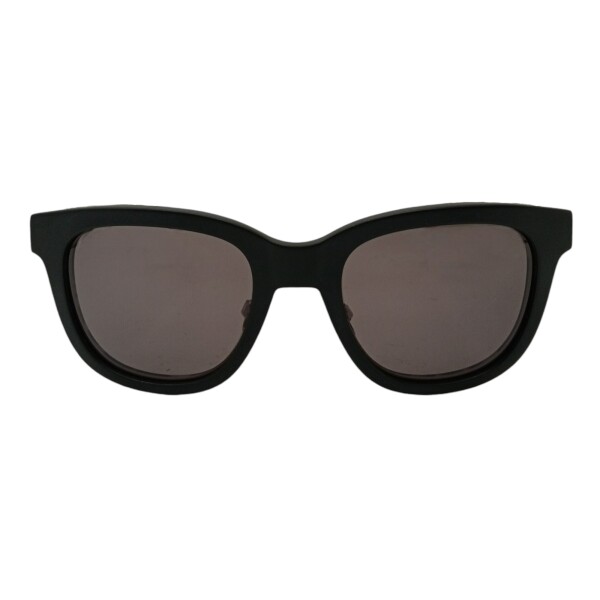 TH135220 negrouniforme