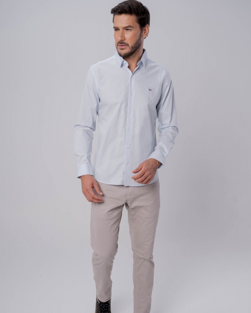 Camisa Azul Claro Super Slim Manga Larga U