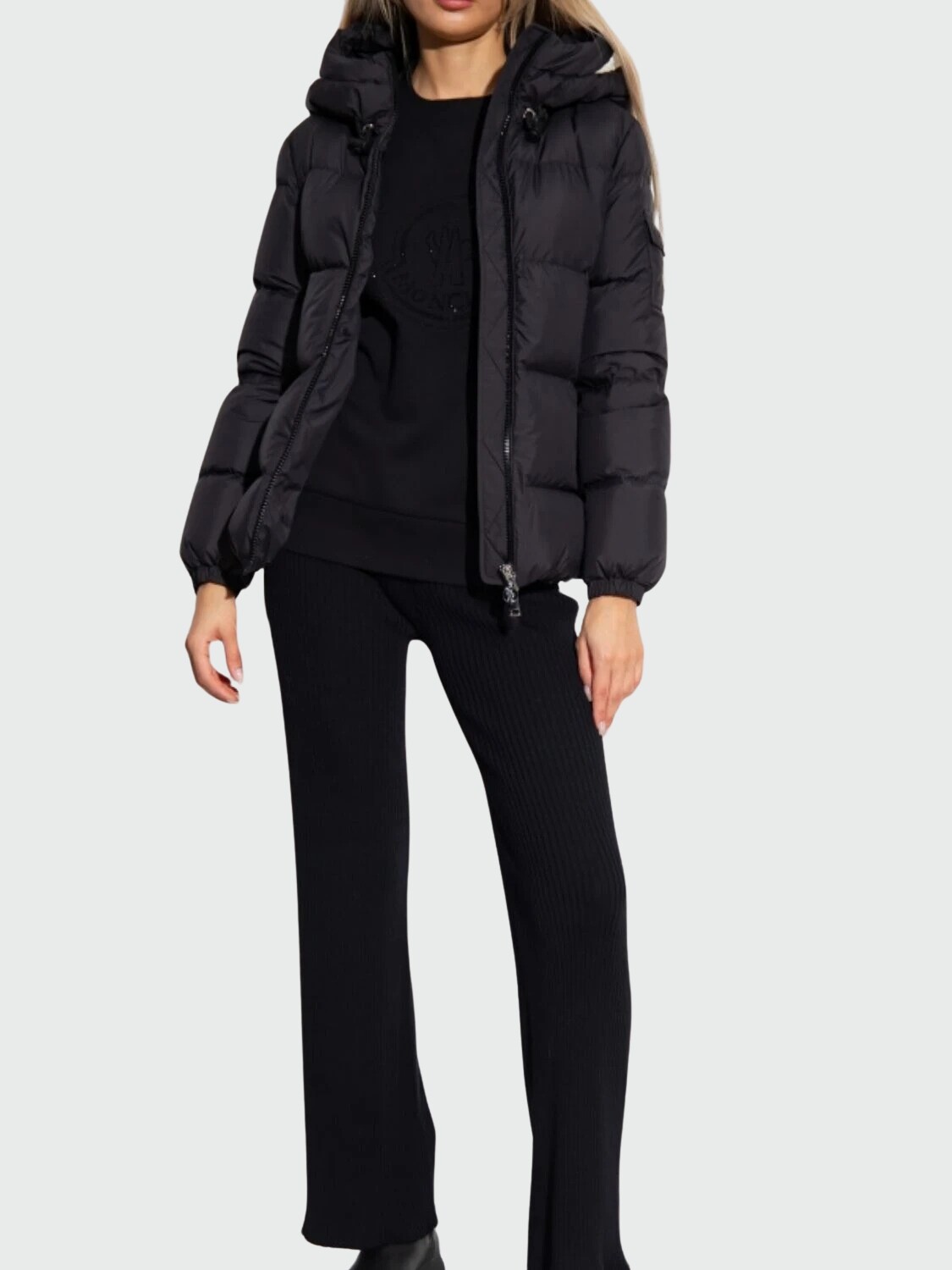 Moncler -Campera rellena de plumas con capucha ajustable, DRAA Negro