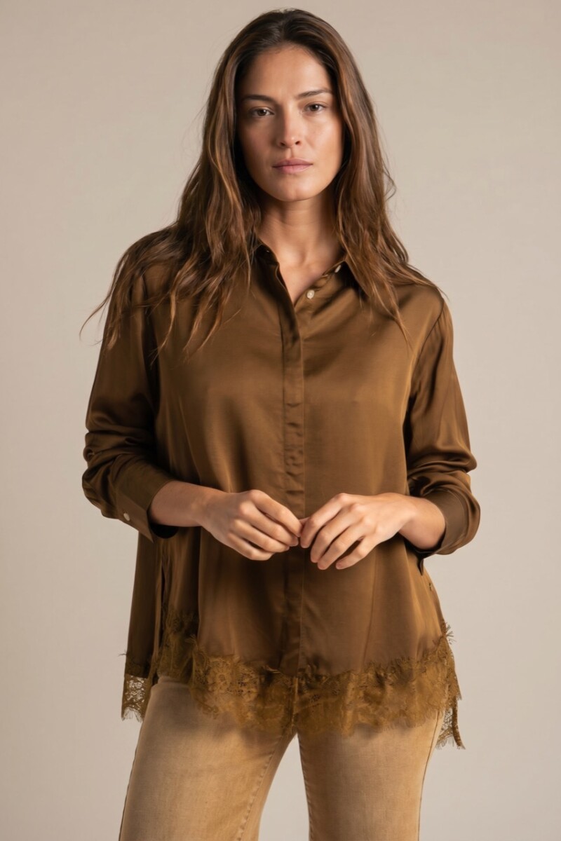 Camisa Saten Ruedo Encaje Chocolate