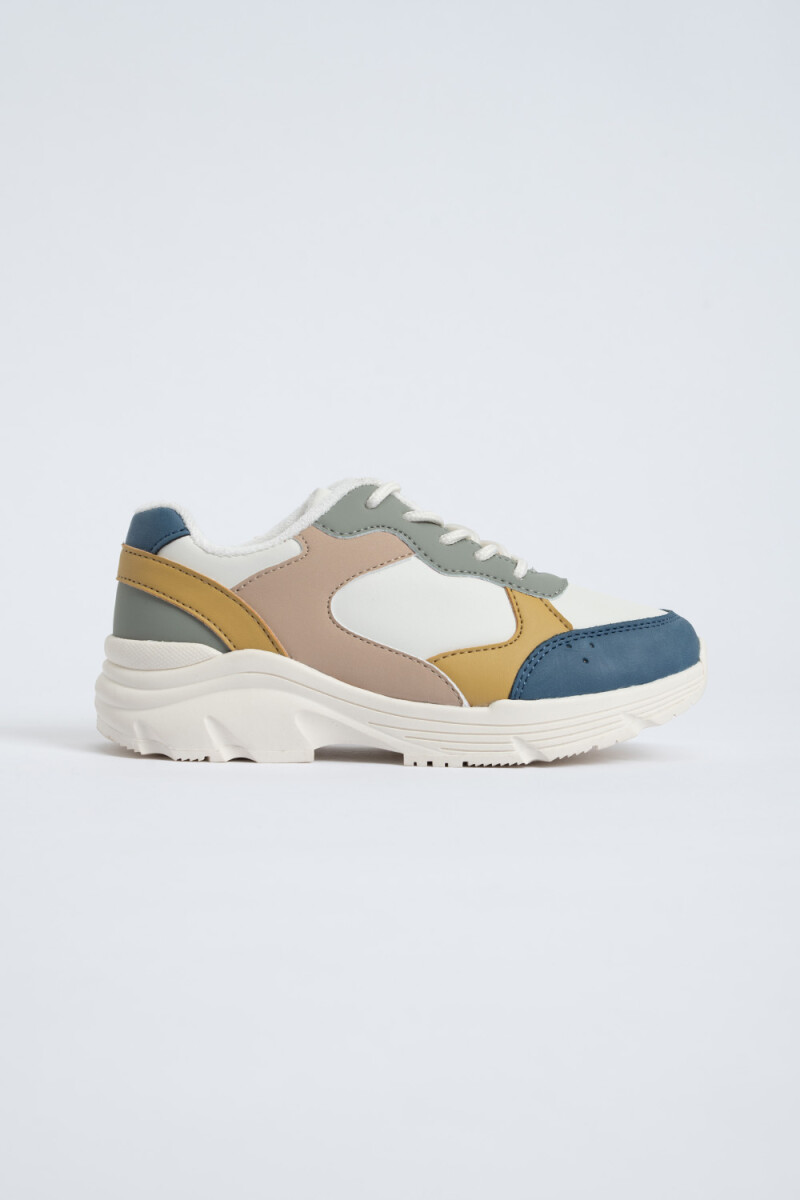 Zapatilla acordonada con cortes Beige