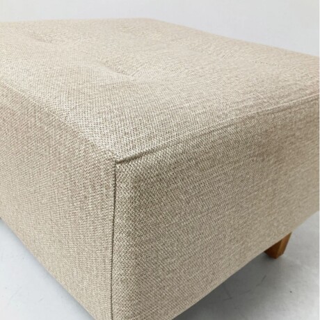 Puff de Tela con Patas de Madera 52x62x35cm beige