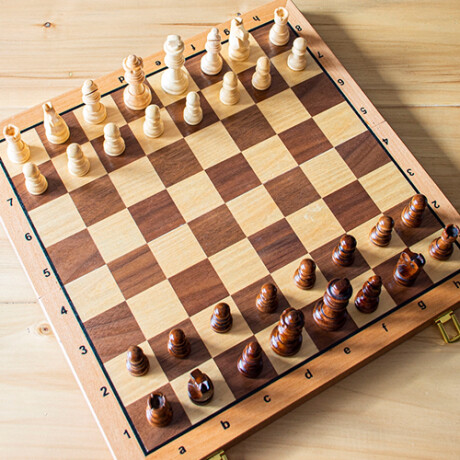 Juego De Mesa Ajedrez En Madera Tablero Y Piezas Sc