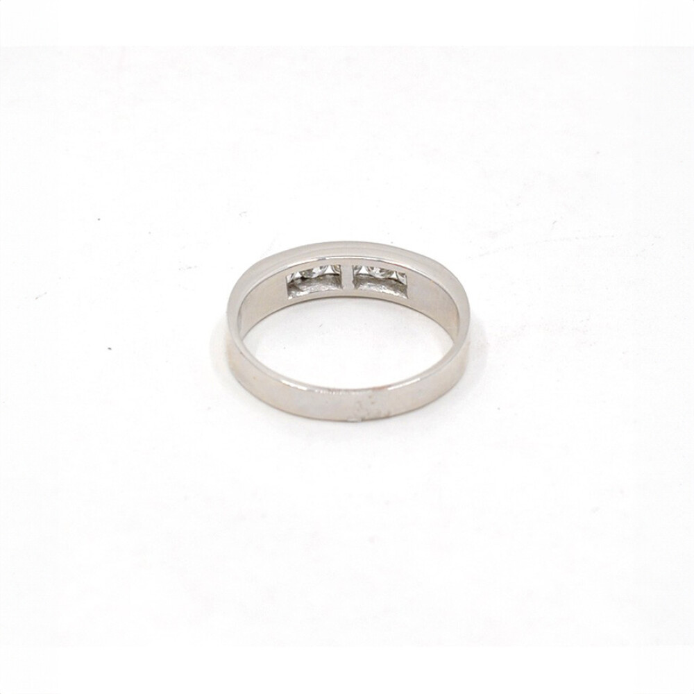 Anillo Medio Sinfin En Oro 18K Blanco Y Brillantes Anillo Medio Sinfin En Oro 18K Blanco Y Brillantes