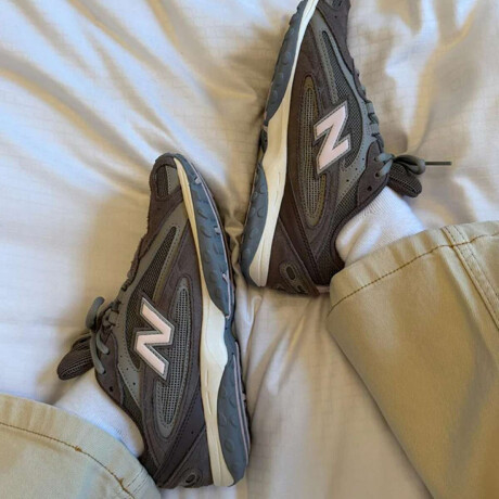 Championes New Balance U204L273 Marrón