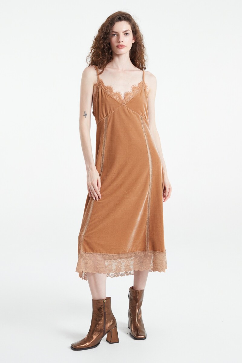 VESTIDO TERCIOPELO Camel
