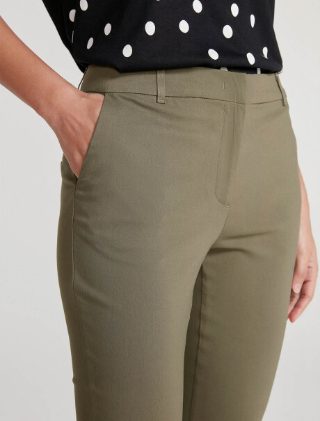 PANTALÓN BÁSICO SASTRERO VERDE