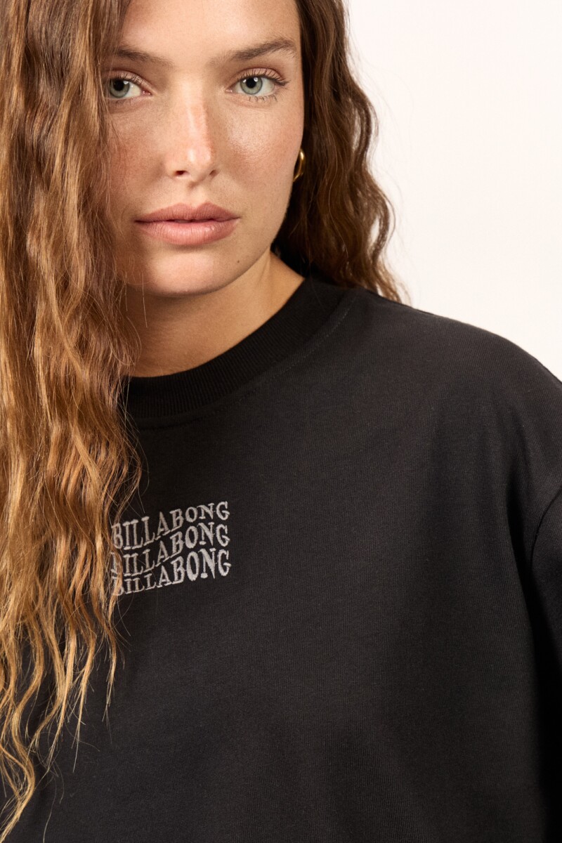 REMERA SURF HIGH BOXY TEE J-negro