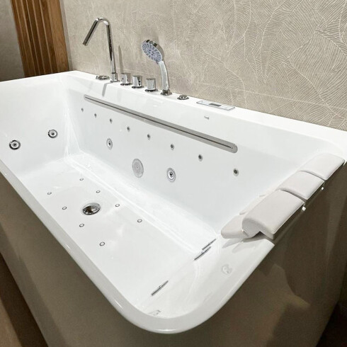 HIDROMASAJE EN ACRILICO PURO INCL 9 JETS + LUZ LED + CASCADA + PARLANTE EXT BLANCO