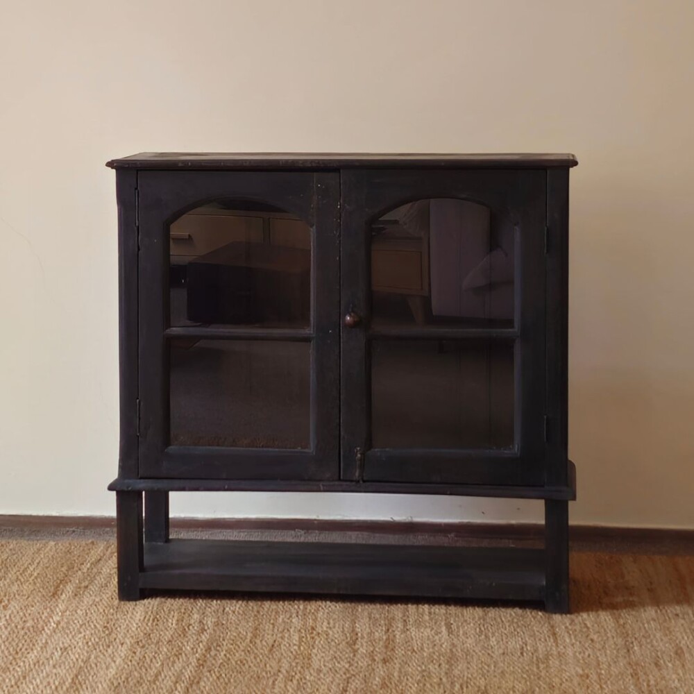 Aparador de Madera con Puertas Vidriadas Aparador de Madera con Puertas Vidriadas