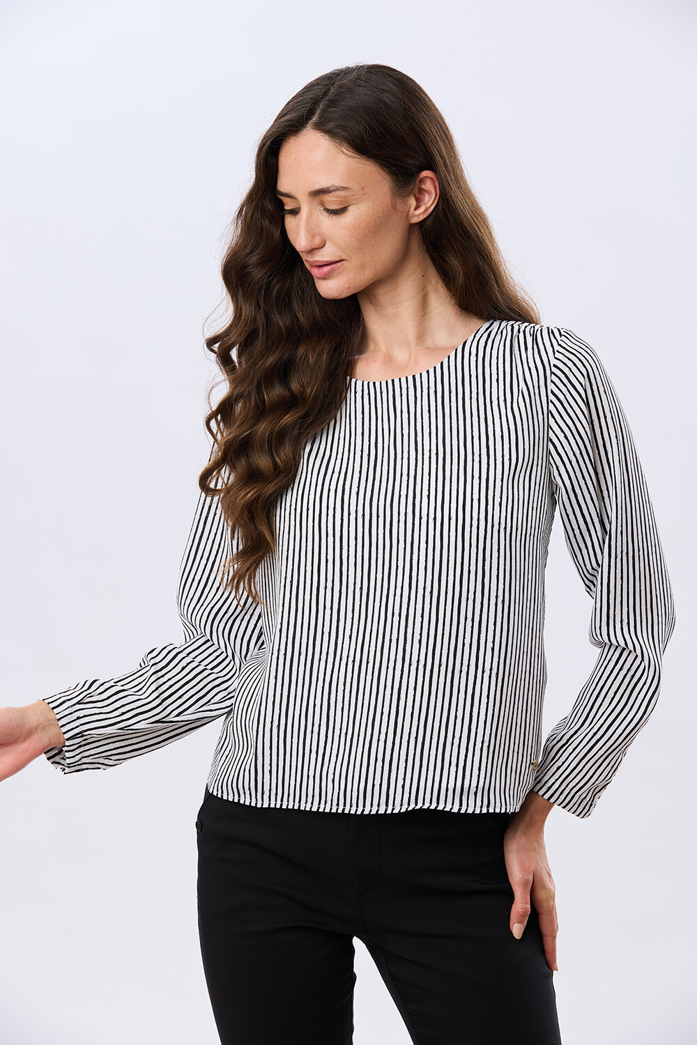 BLUSA CLÁSICA Raya Negra