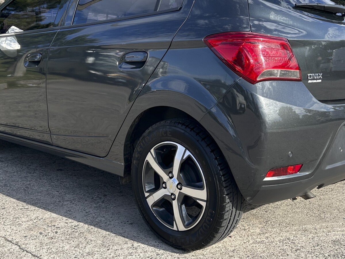 Chevrolet Onix LTZ 1.4 EXCELENTE ESTADO! | Permuta/Financia Chevrolet Onix LTZ 1.4 EXCELENTE ESTADO! | Permuta/Financia