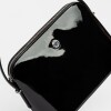 Bandolera Dyna En Efecto Cuero Charol Negro