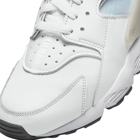NIKE AIR HUARACHE White