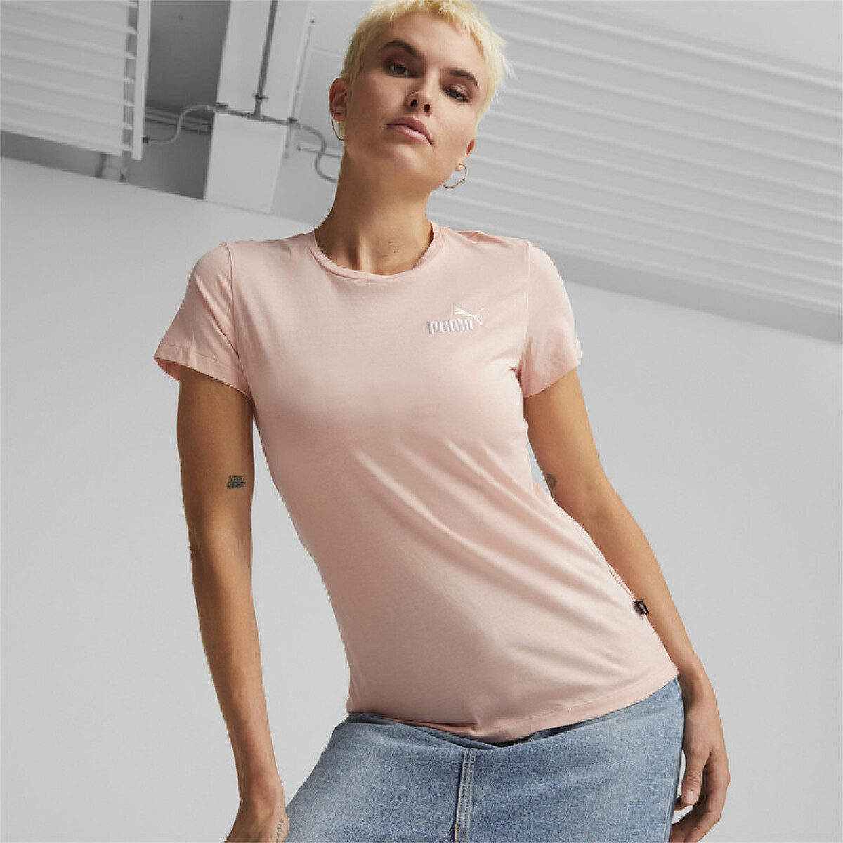 ESS+ Embroidery Tee 84833147 - Rosa 