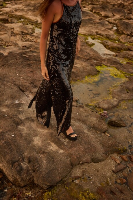Using Dress Negro