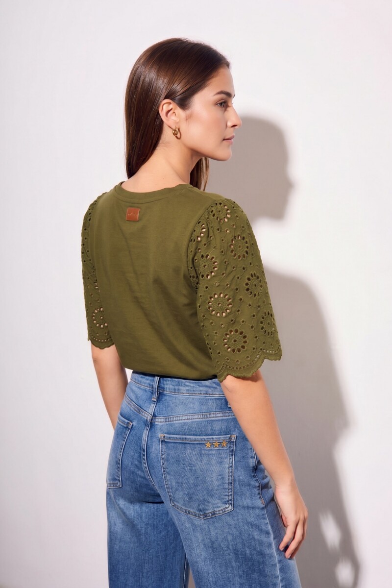 Remera Algodón Peinado Y Calados Oliva