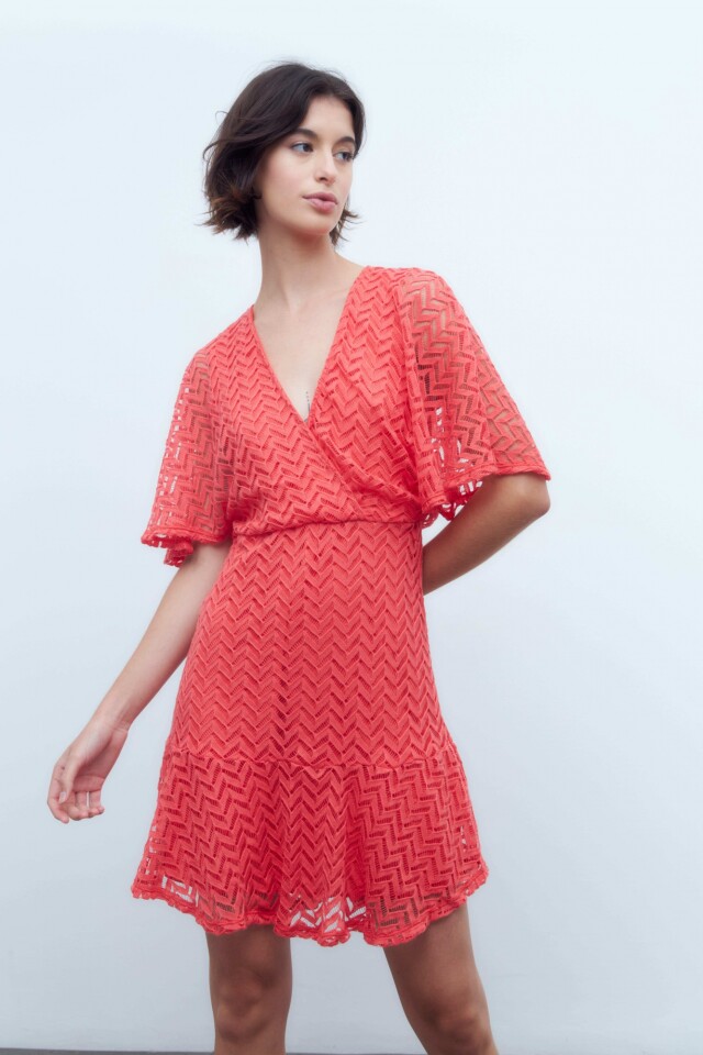Vestido de encaje escote en V coral