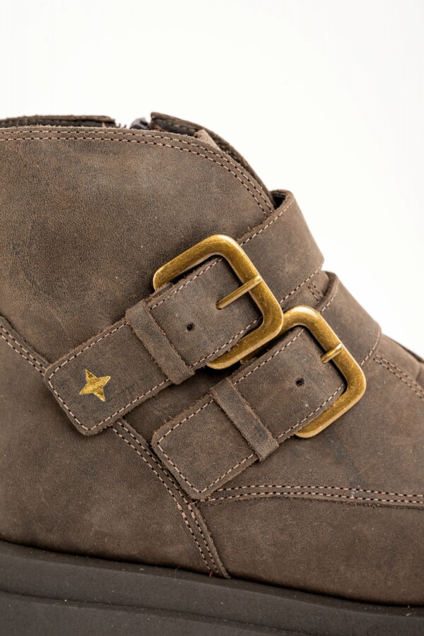 Bota Cuero Con Hebillas Vison