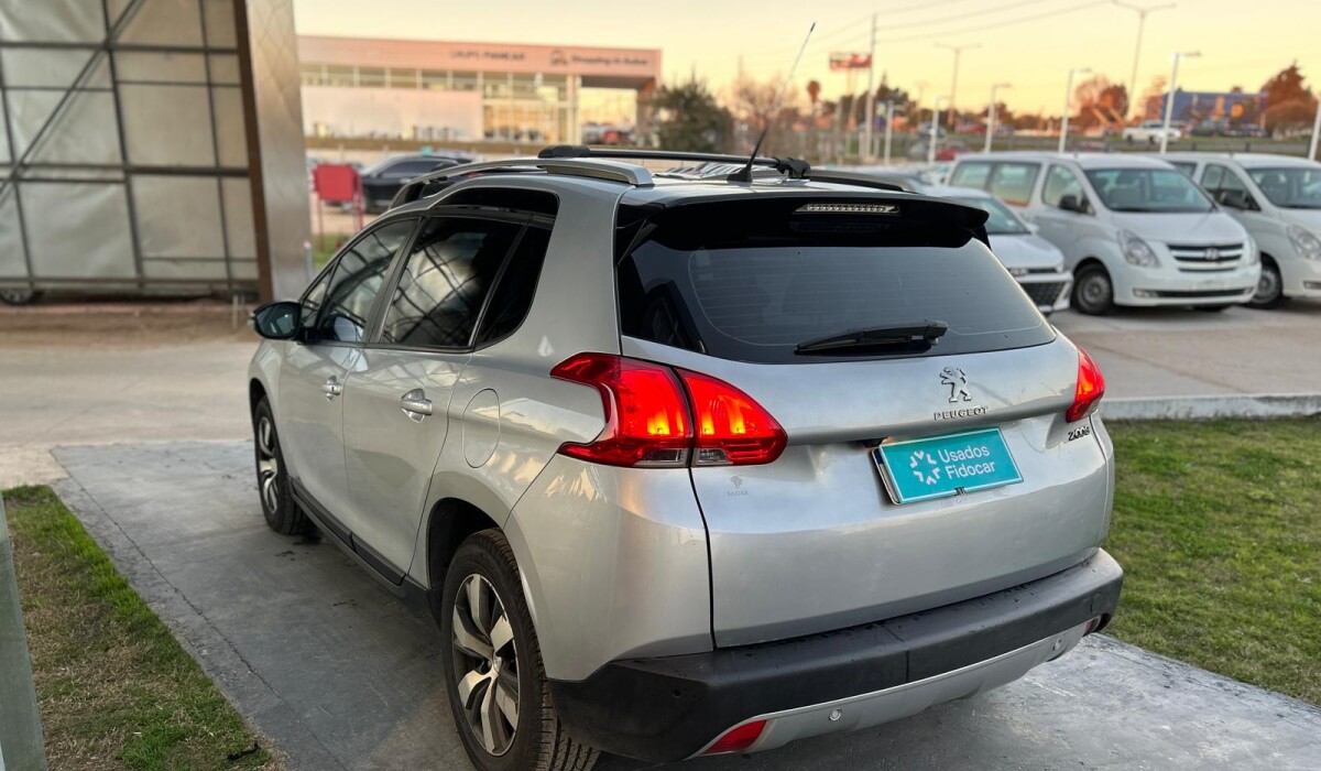 Peugeot 2008 Feline 1.6 2019 Peugeot 2008 Feline 1.6 2019
