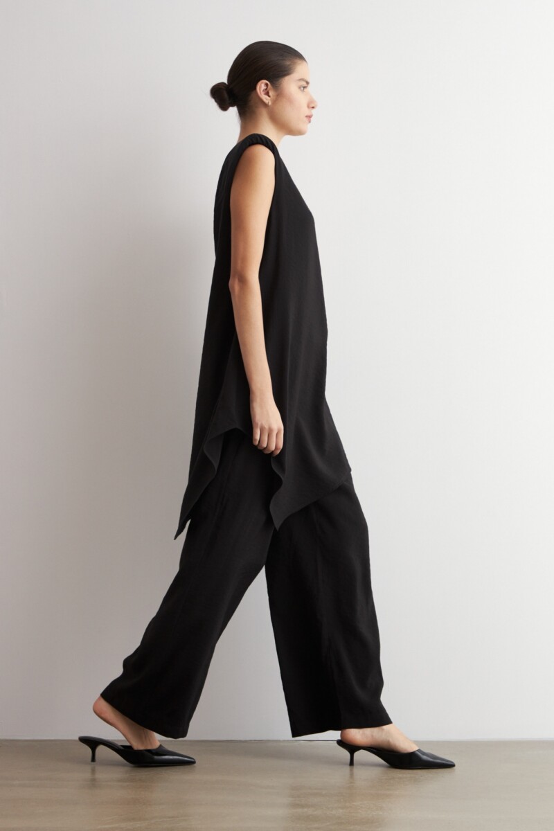 Top asimetrico negro