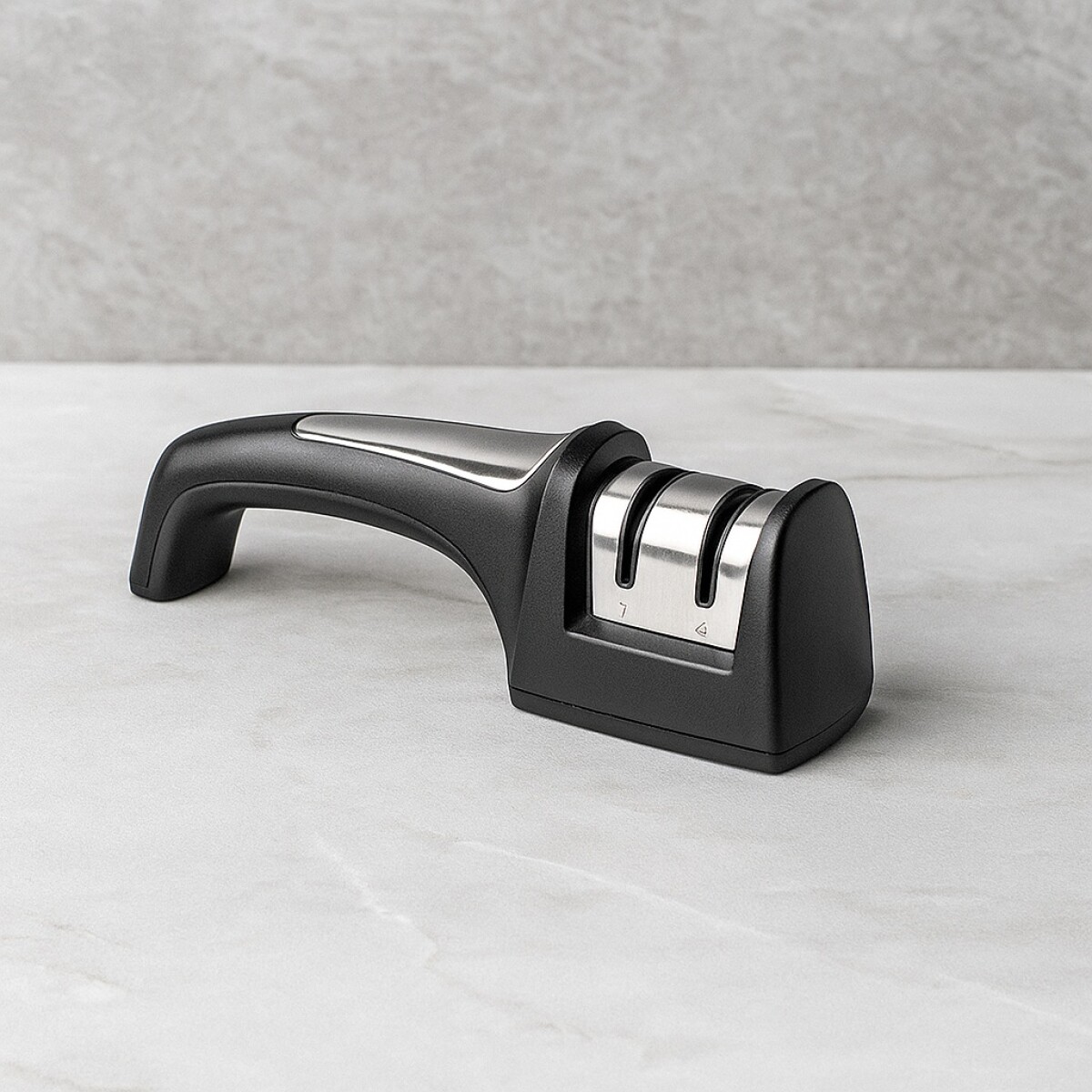AFILADOR DE CUCHILLOS TRAMONTINA PROFIO DIAMANTADO - NEGRO 