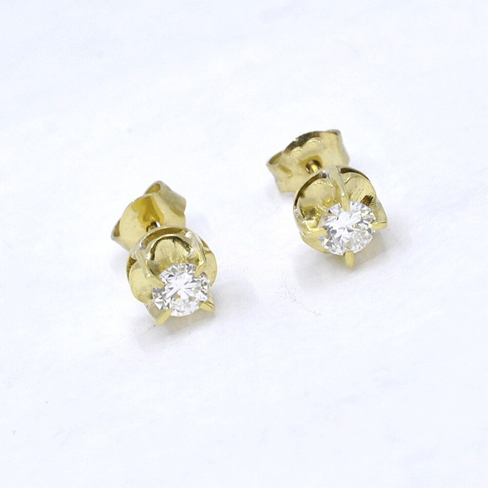 Caravanas En Oro 18K Con Brillante Caravanas En Oro 18K Con Brillante