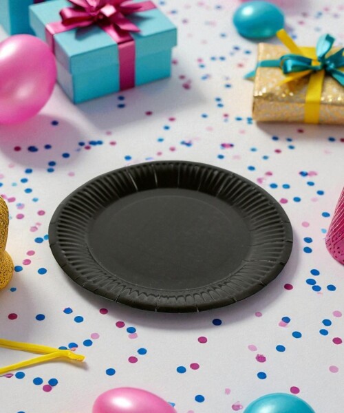 Plato 18 cm. diametro paquete x 10 NEGRO