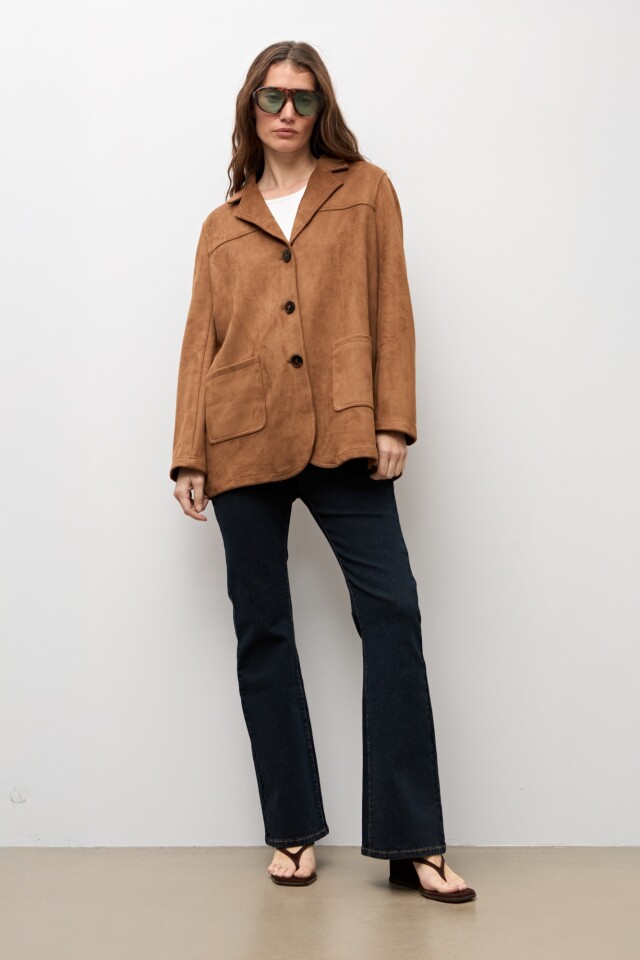 Blazer simil gamuza tostado