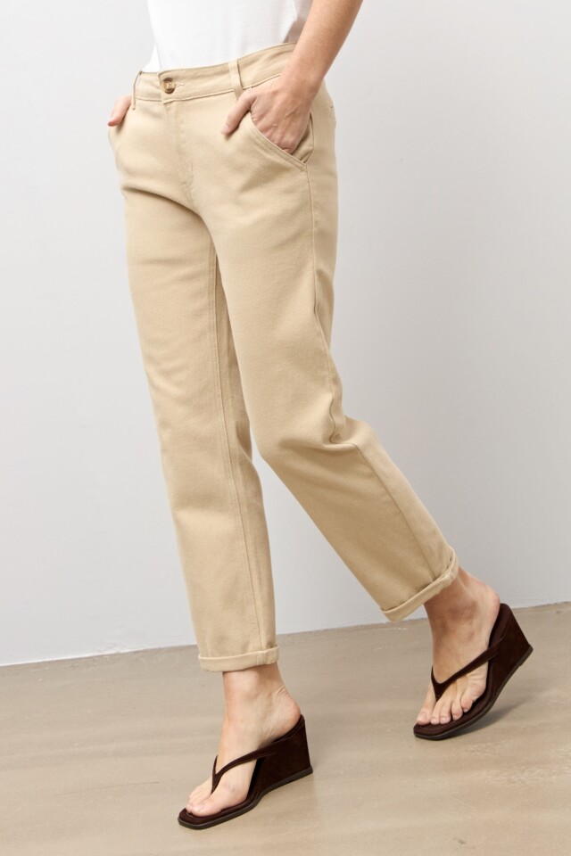 Pantalon recto chino beige