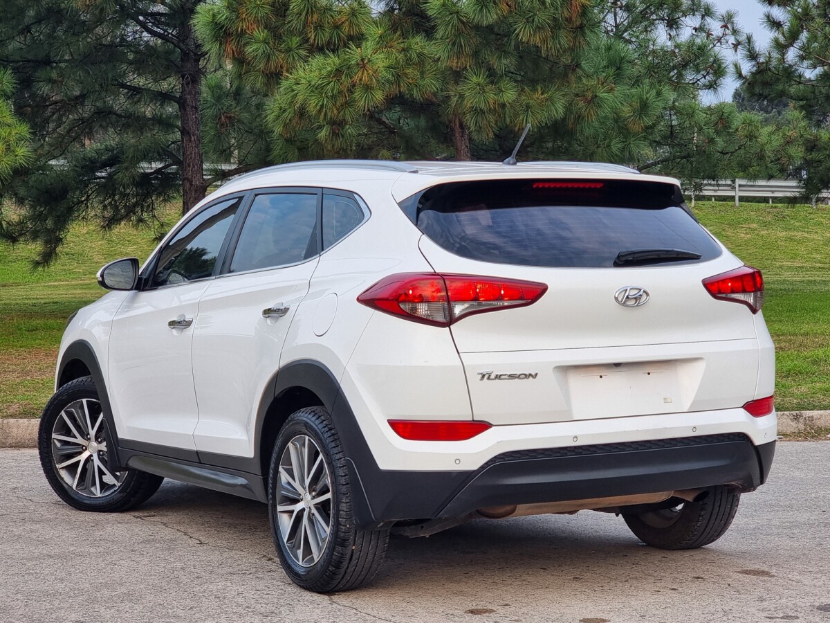 Hyundai Tucson GLS Safe 2.0 AT | Permuta / Financia Hyundai Tucson GLS Safe 2.0 AT | Permuta / Financia