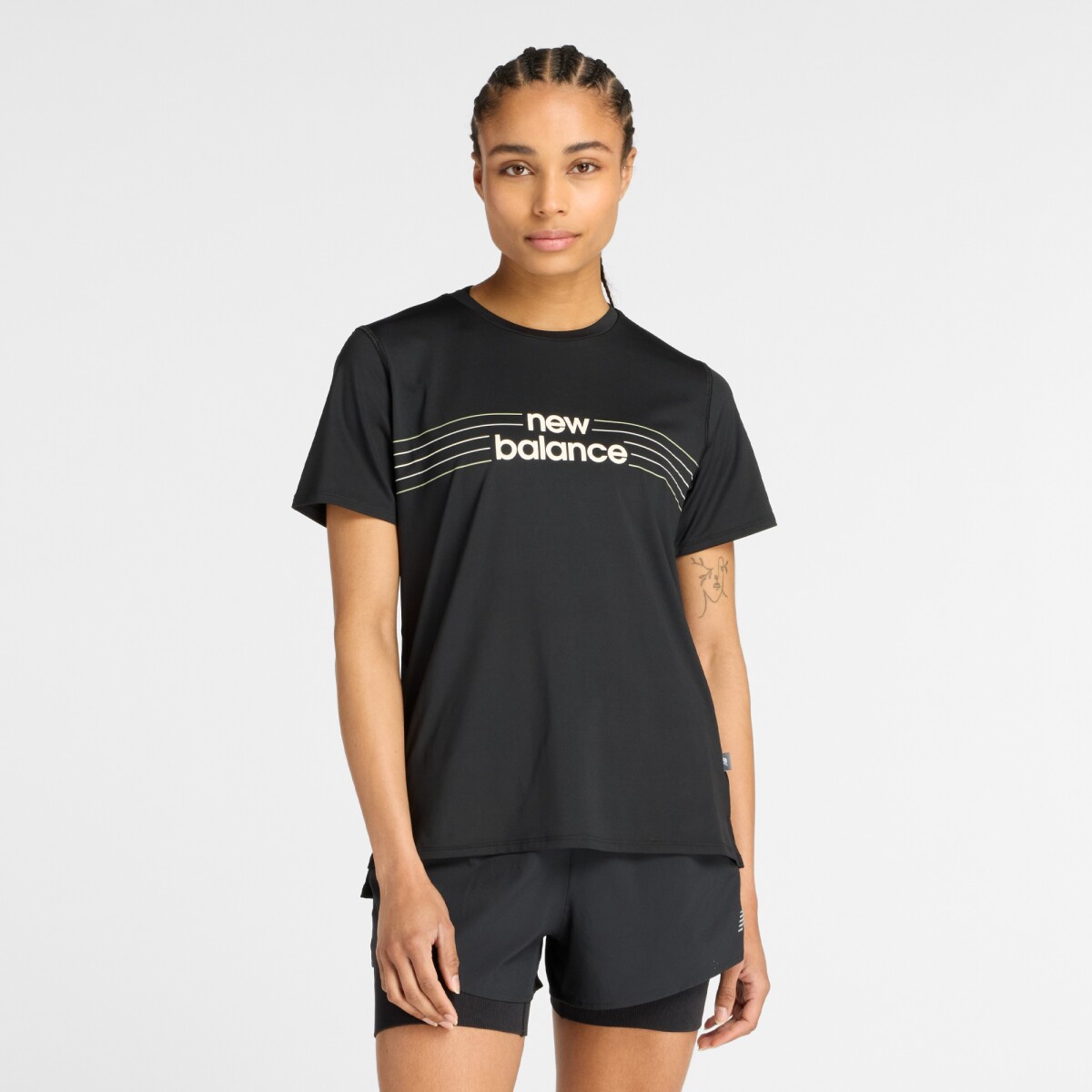 Remera New Balance de Dama - Linear Performance - WT53070BK - BLACK 