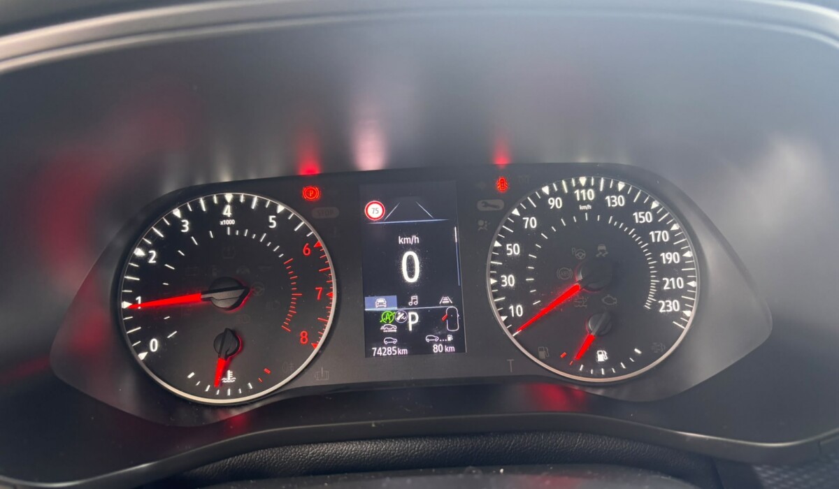 Renault Arkana 1.3 E-Tech Hybrid Intens - 2023 (Patente 2026 paga) Renault Arkana 1.3 E-Tech Hybrid Intens - 2023 (Patente 2026 paga)