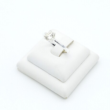 Cintillo de plata 925 con circonia. Cintillo de plata 925 con circonia.