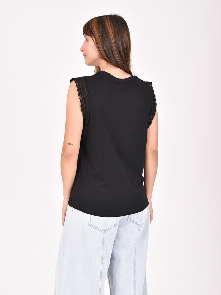REMERA SALVIA NEGRO