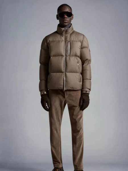 Moncler -Chaqueta con capucha oculta rellena de plumas, BESBRE Marrón