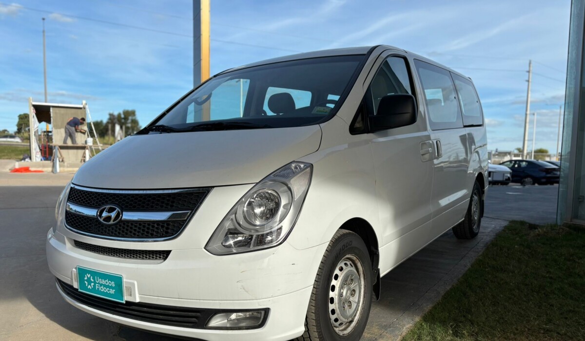 Hyundai H1 12Plz Minibus Diesel - 2014 Hyundai H1 12Plz Minibus Diesel - 2014