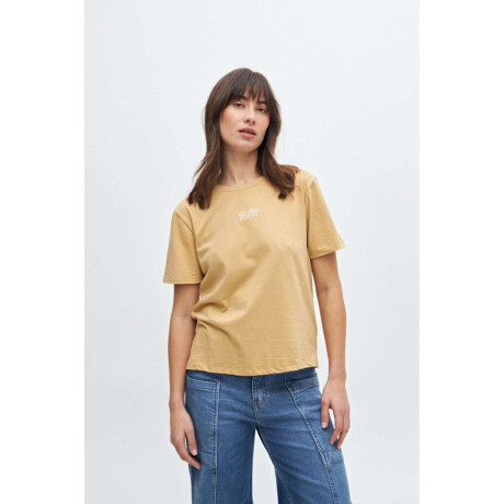 Remera básica Alaina Dulce de leche
