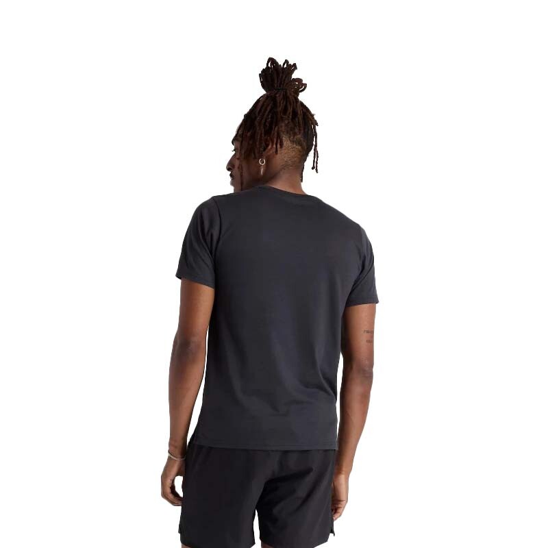 Remera New Balance Essentials Negro