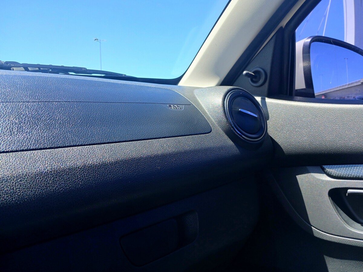 Renault Kwid Intense EXCELENTE ESTADO! | Permuta / Financia Renault Kwid Intense EXCELENTE ESTADO! | Permuta / Financia